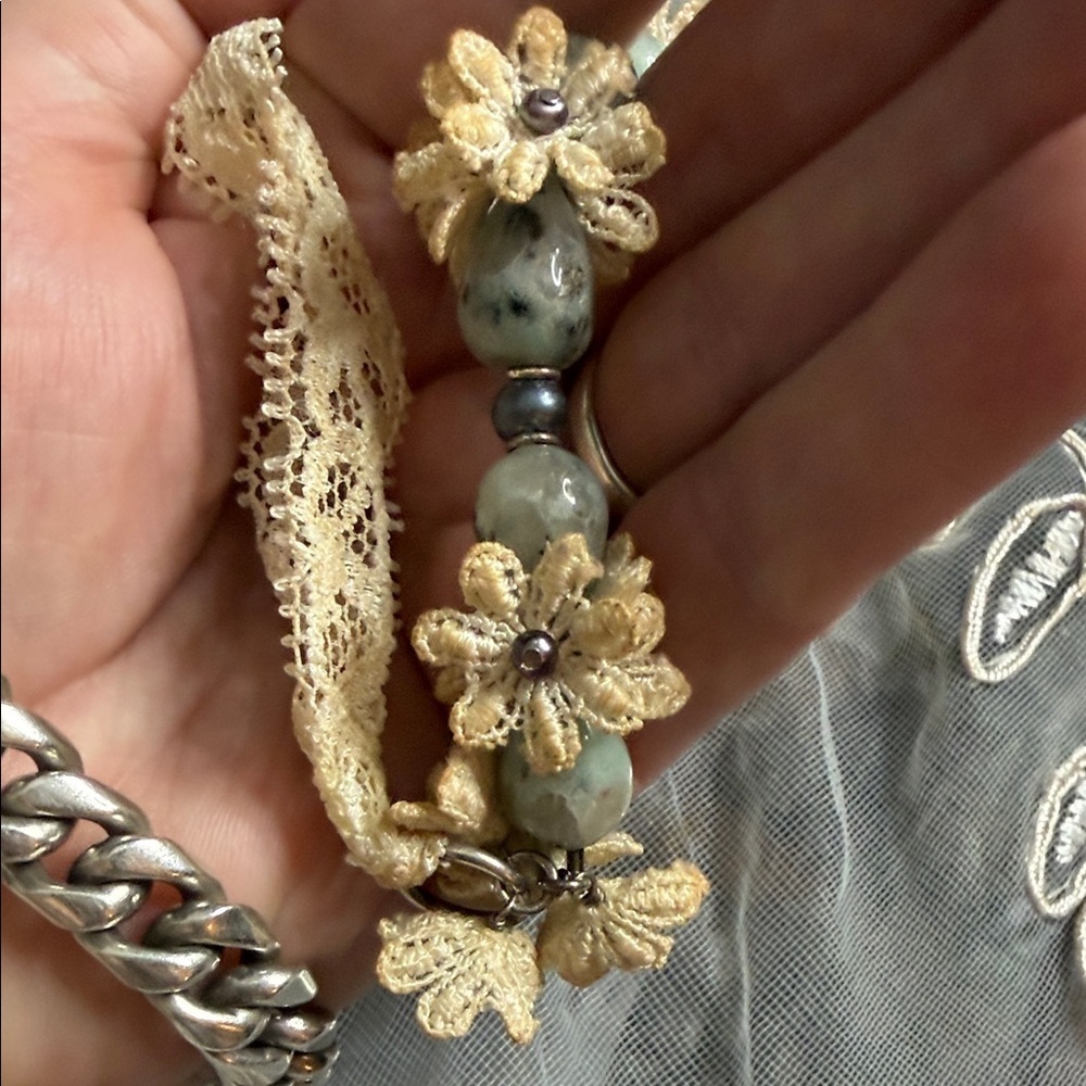 Floral Green and Gold Necklace - Picture 8 of 8